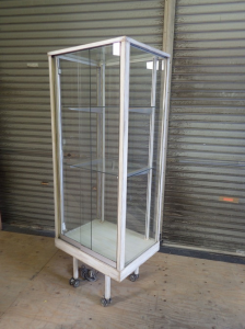 ガラスショーケースにシャビーシック エイジング塗装をしました!_001