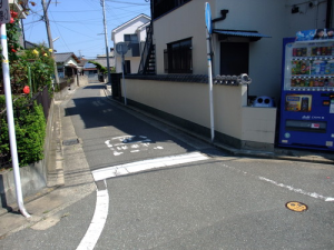 看板市場 横浜の看板屋 看板デザイン_飛出注意くん to 福岡市 南区_2